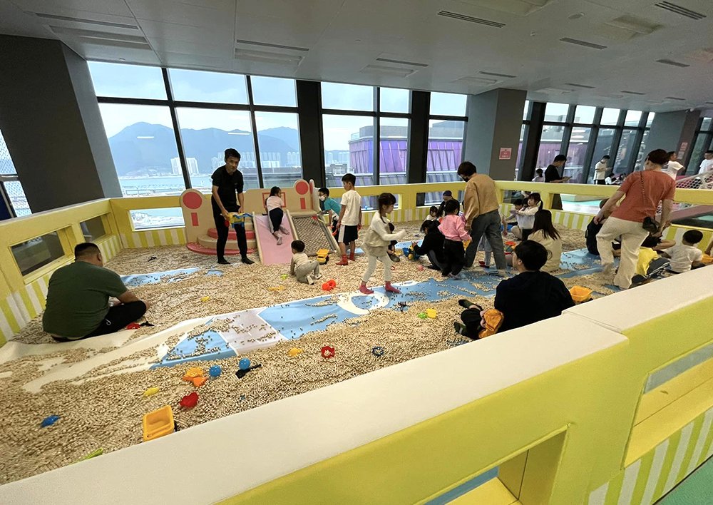 室內巨型沙池